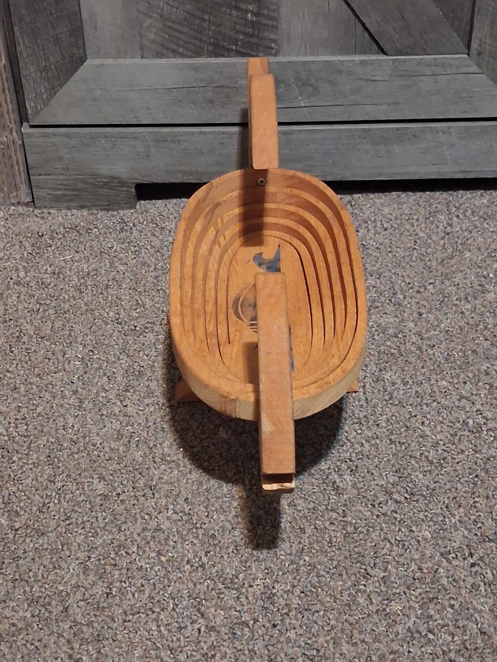Vntg Handcrafted Wooden Fish-Shaped Accordian Basket- Natural Wood